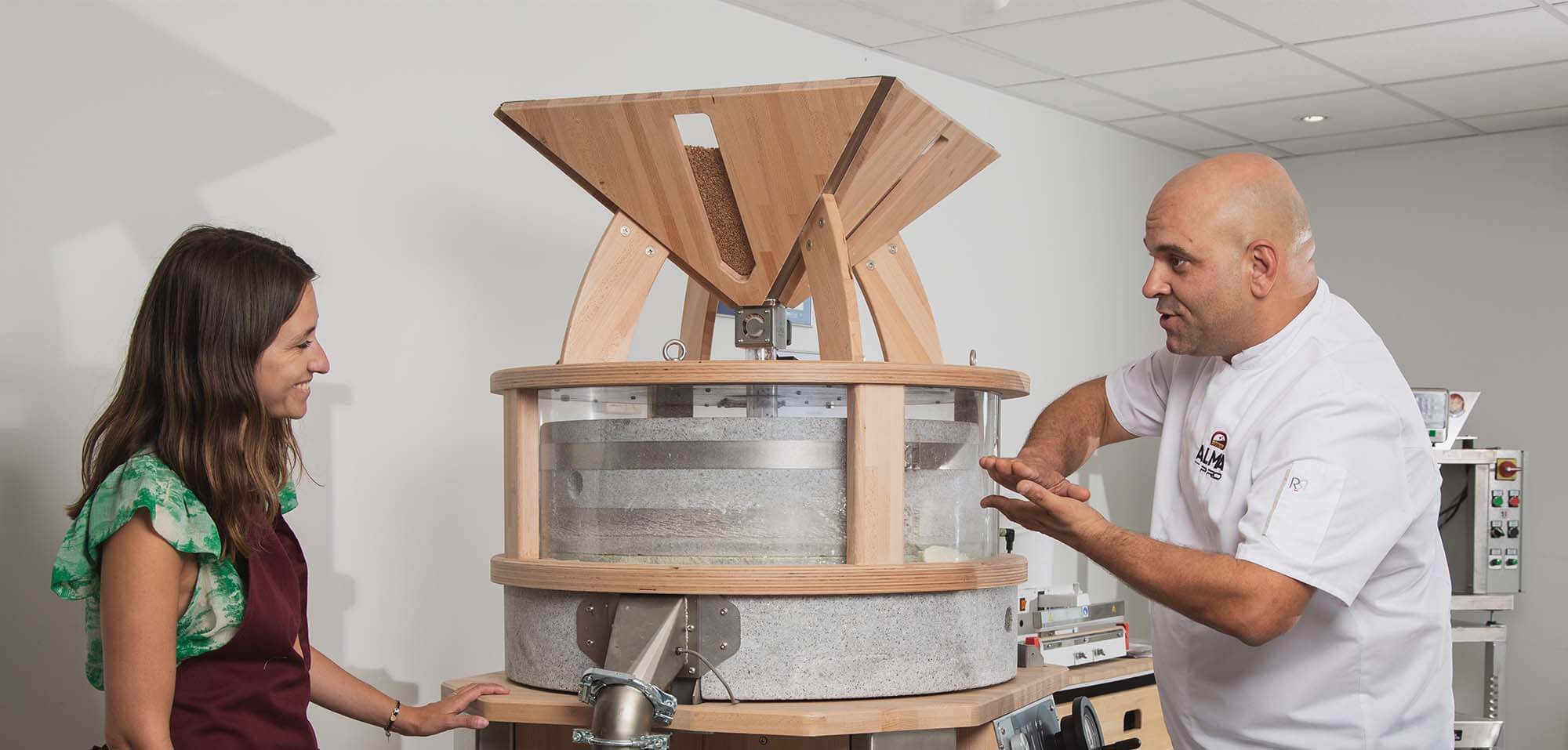 Fabricant de moulins à farine sur meules