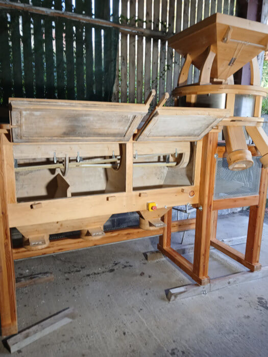 moulin-a-ble-professionnel-paysan-boulanger-occasion.jpg