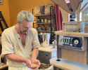 Thierry est boulanger ; blés anciens locaux moulus maison, fermentation longue au levain... un amour de pain boulanger-meunier-moulin-boulangerie