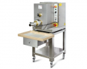 PM30 en version inox - une presse à pâtes pour votre atelier de production de pâtes artisanales sèches machine_a_pates_professionnelle_extrudeuse_presse