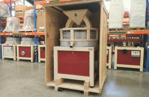 La caisse de transport pour le moulin à farine PRO100 La caisse de transport pour le moulin à farine PRO100