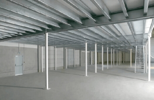 Une meunerie optimisée  mezzanine-plateforme-installation-meunerie-meules-pierre-moulin-farine