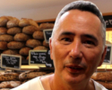 Jean-Pierre est un artiste du pain, il produit ses gammes de pains spéciaux avec ses propres farines moulues maison ! boulangerie_levain_farine_fraiche_meules
