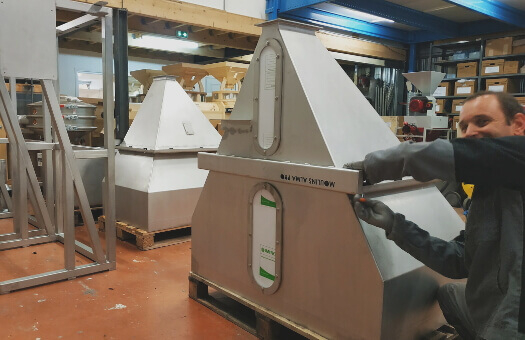 Manuel en assemblage d'une trémie-ensacheuse 25kg 1000 litres installateur_meunerie_moulin_farine