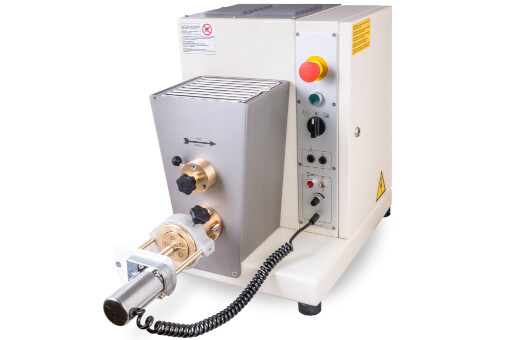 Machine à pâtes PM9, parfaite pour un gîte ou un restaurant jusqu'à 50 couverts machine_a_pates_professionnelle_restauration